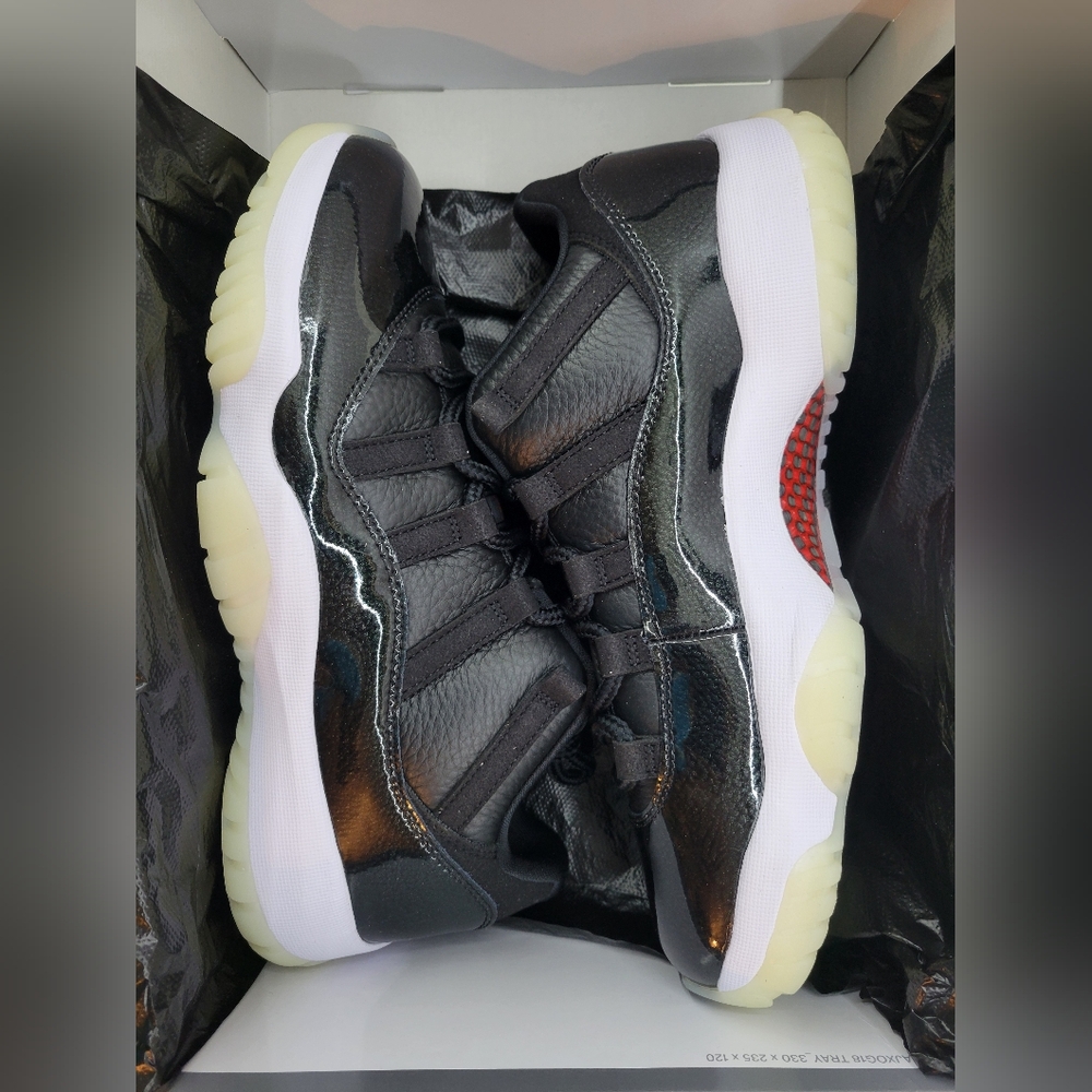 Nike Air Jordan 11 Low '72-10' Size 9.5